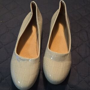 Love Light Gray Textured Flats